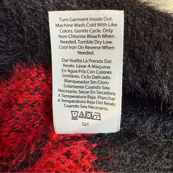 Time and Tru Plaid Sweater Size M (8-10) Red Black Soft Eyelash NWT Holiday - Picture 7 of 12